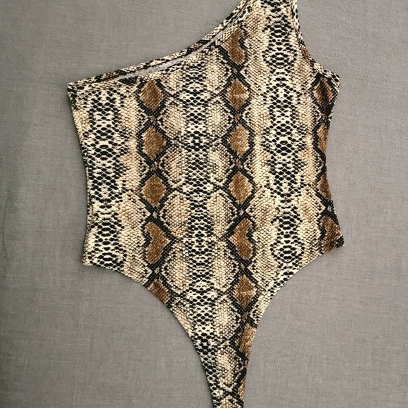 Snakeskin Print One Shoulder Bodysuit Size M - Picture 2 of 5